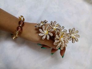 Daisy Hair Pins - Set of 7 ( Bracelet For Free)