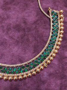 new unused .Green &amp; Gold Necklace