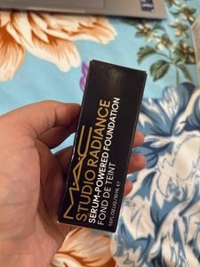 MAC Studio Radiance Serum-Powered Foundation