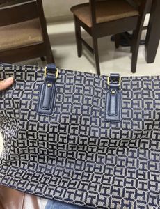 Tommy Hilfiger Brand Logo Self Design Shoulder Bag