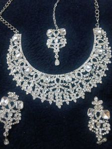 Sparkling Silver Jewelry Set