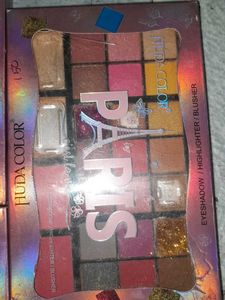 PARIS EYESHADOW/ HIGHLIGHTER/ BLUSHER