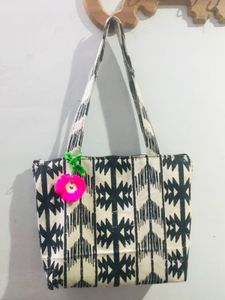 Patterned Tote Bag 👜