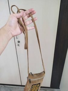 Sling Bag With 3 Storage Pockets