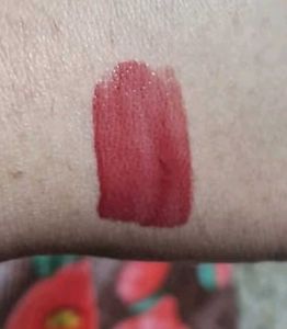 Nykaa Lip Glaze High Shine Gloss Oil