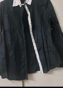 A set of 2 -Button-Down Short Sleeve Top