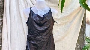 10.19.9 BLACK SATIN SEXY BODYCON