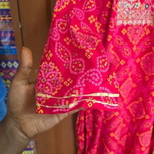 Embroidered Bandhani Print Kurta Set