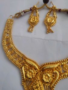 BEAUTIFUL GOLD LOOK CHOKER N LONG SET