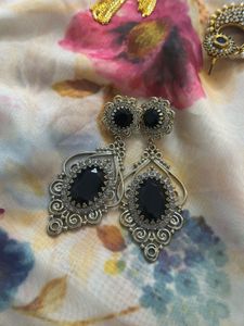 Elegant Black And Red Stone Earrings