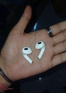 Apple AirPods (3rd generation)