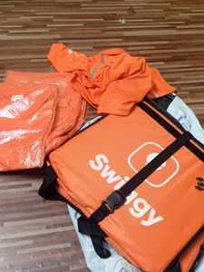 Combo Of 4 T-shirt And Bag
