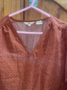 Beautiful Brown Top From Levi’s