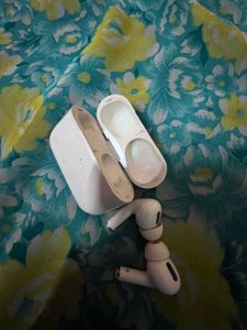 Used AirPods Pro-two pods not working