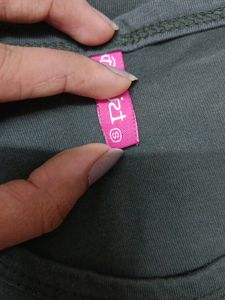 Slim Olive Tshirt (32-34bust)