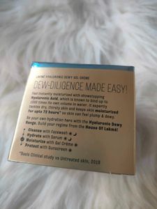 Lakme Hyaluronic Dewy Cream