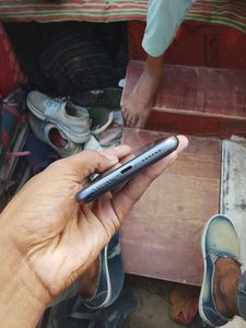 iPhone 11 - Excellent Condition!