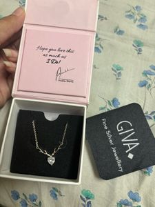 GIVA Silver Heart Deer Necklace