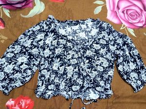 Floral Print Tie-Front detail Crop Top