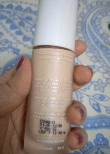 Mamaearth glow serum foundation