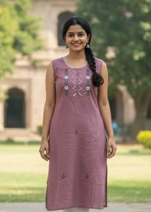 Elegant Sleeveless Kurta