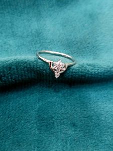 ✨👀 Sterling Silver Ring 🥰💍🌸