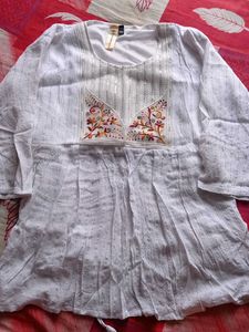 White Top(embroidered)