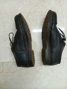 BLACK LEATHER FORMAL SHOES
