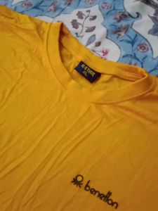 YELLOW TSHIRT
