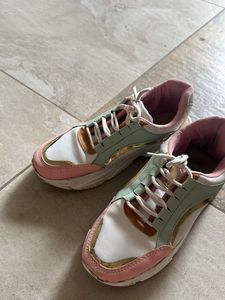 Chic Multi-Color Women&#39;s Sneakers