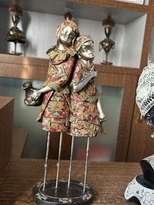 Figurine Statue