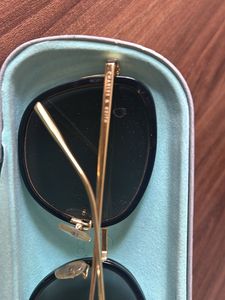 Smart tinted sunglasses OG charles n keith brand