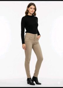 Beige High Waisted Skinny Jeans🖤