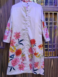 Floral White Colour Kurta