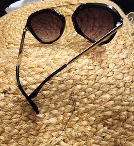 IDEE Women&#39;s Pilot Sunglasses