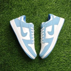 Nike Dunk Low UNC