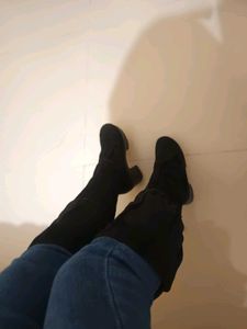 Stylish Black Thigh High Boots