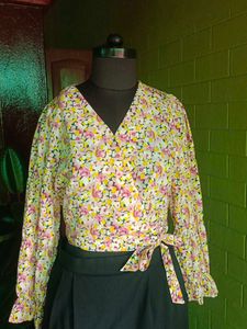 New Floral Wrap Top