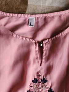 pink top