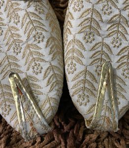 Traditional Mojari For Men
