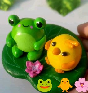 Frog And Chick Miniature 🐸🐥🌸