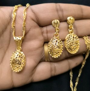 R10 Chain With Pendent