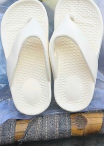 Simple White Flipflops Size 37 No