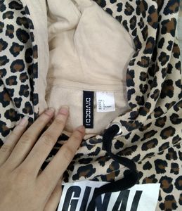 H&amp;M crop hoodie Leopard Print