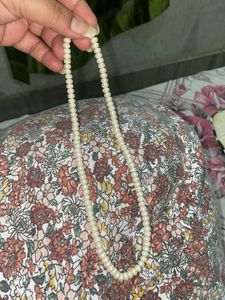 cream white Pearl beeds neck piece