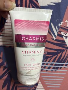 Charmis Vitamin C Facewash