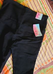 Women&#39;s Black Jeans