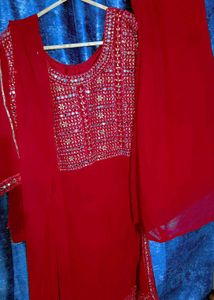 Red Embroideredi Nayra Set