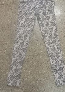 Stretchable Active Wear Black N White