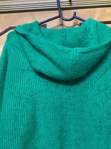 Very Trendy  Sweater Cum Hoodie
